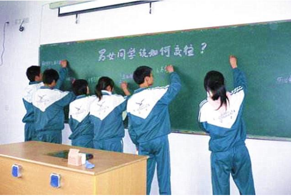 單親孩子叛逆_叛逆單親兒子?jì)寢屧撛趺崔k_單親媽媽16歲兒子叛逆