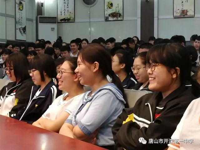 北師大的心理咨詢_北京師范大學心理咨詢_北師大心理咨詢與治療中心